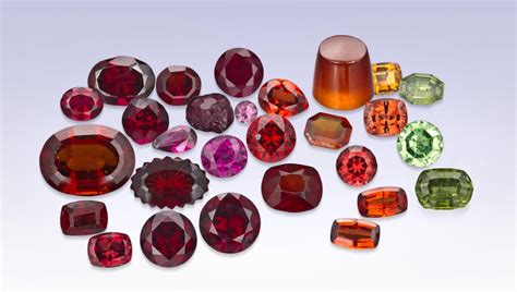 What Color is a Garnet Stone: A Kaleidoscope of Nature's Palette